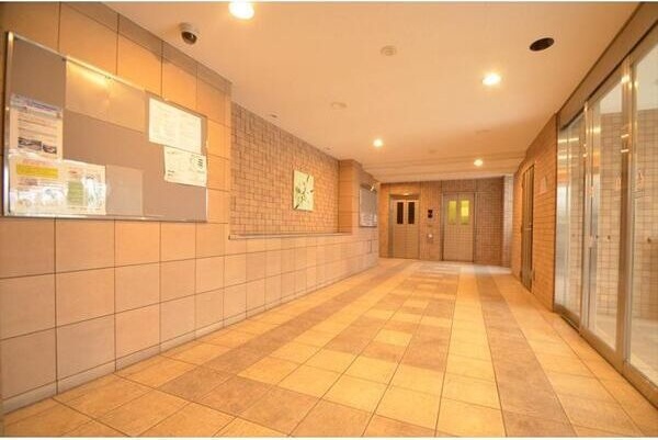 あおなみ線 荒子駅 徒歩18分 10階建 築21年の外観写真