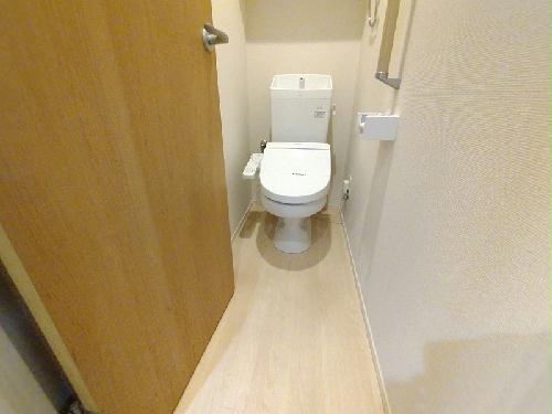 トイレ　温水便座標準設置