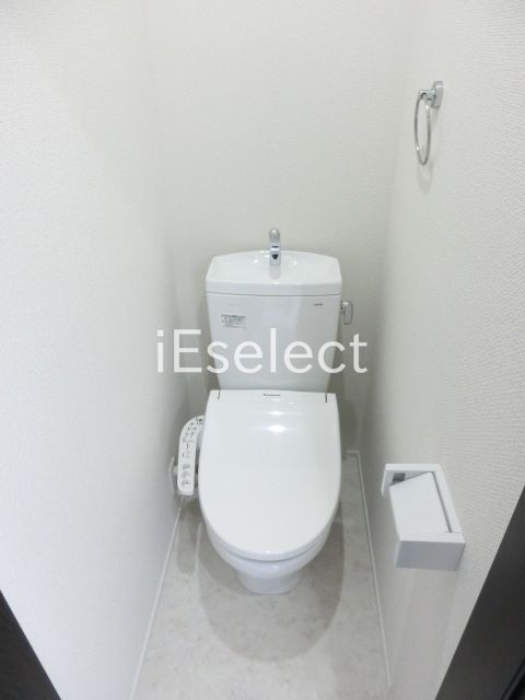 トイレ　ウォシュレット付で快適ですね