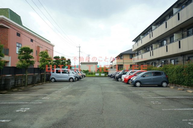 駐車場　駐車場に車を止められます