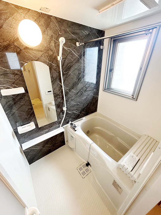 バス・シャワールーム　※写真は同型タイプ、現況優先。
