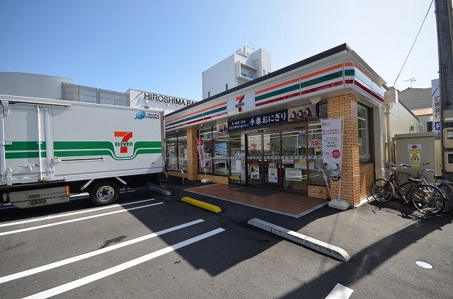 コンビニ　セブン-イレブン 広島東観音町北店（コンビニ）まで26m