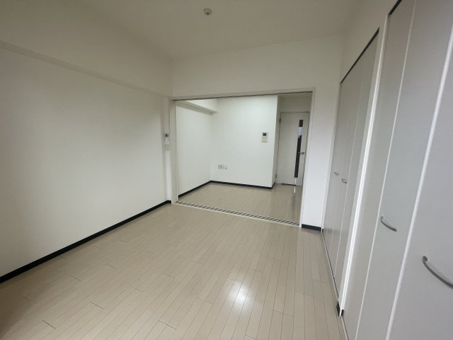 居室・リビング　(参考)同マンション同間取り他部屋の写真