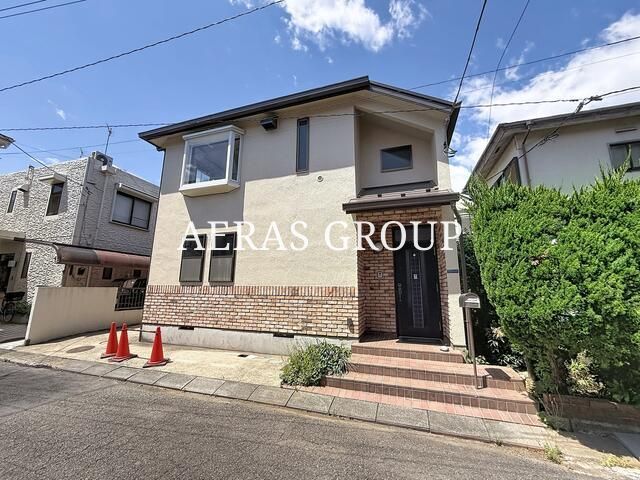 新吉田東6丁目 戸建の玄関写真