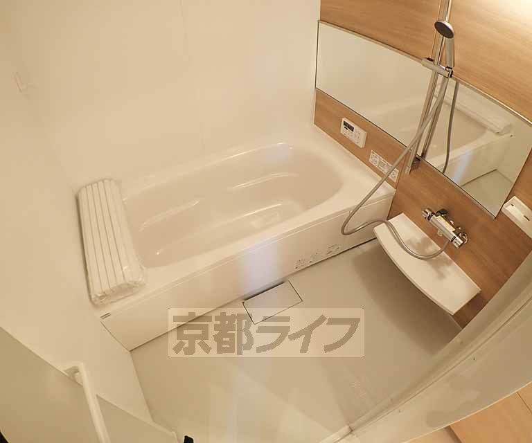 バス・シャワールーム　とても綺麗な浴室です