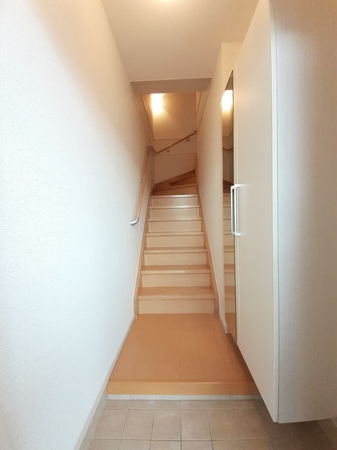 ストラッセIの玄関写真
