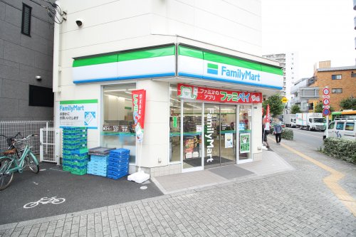 コンビニ　ファミリーマート田端新町三丁目店（コンビニ）まで347m