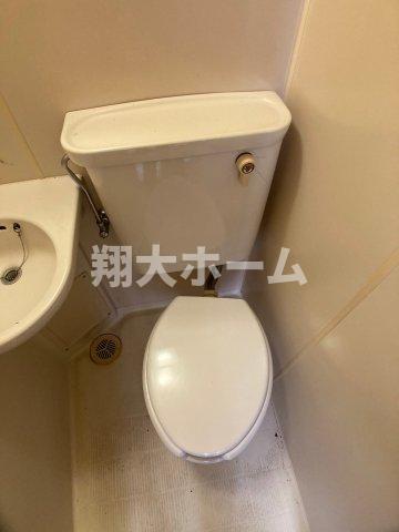 東京メトロ千代田線 北千住駅 徒歩7分 3階建 築30年のトイレ写真