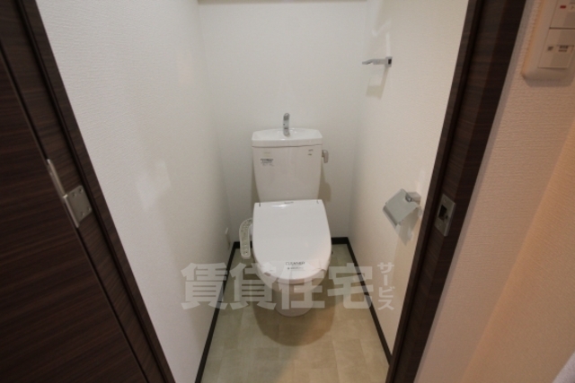 ＪＲおおさか東線 ＪＲ野江駅 徒歩2分 9階建 築18年のトイレ写真