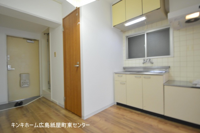 広島電鉄皆実線 比治山下駅 徒歩7分 5階建 築42年の外観写真
