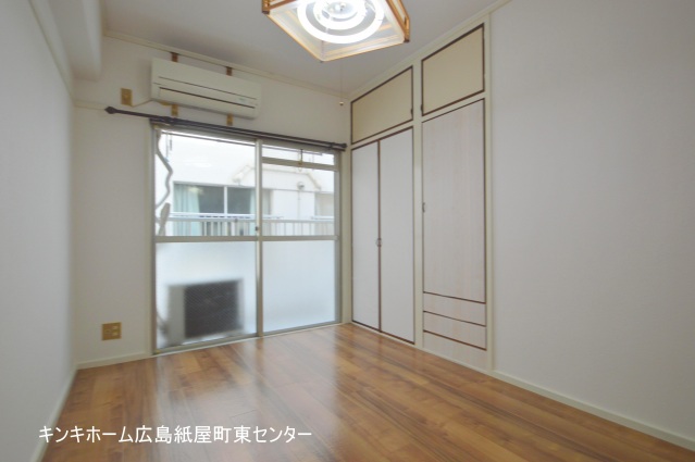 広島電鉄皆実線 比治山下駅 徒歩7分 5階建 築42年の居間写真