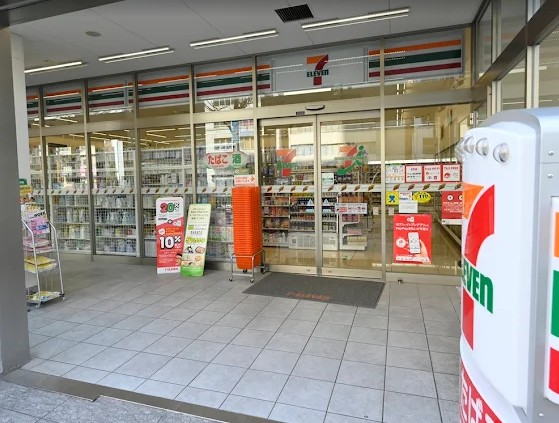 コンビニ　セブンイレブン芝フロントビル店（コンビニ）まで146m