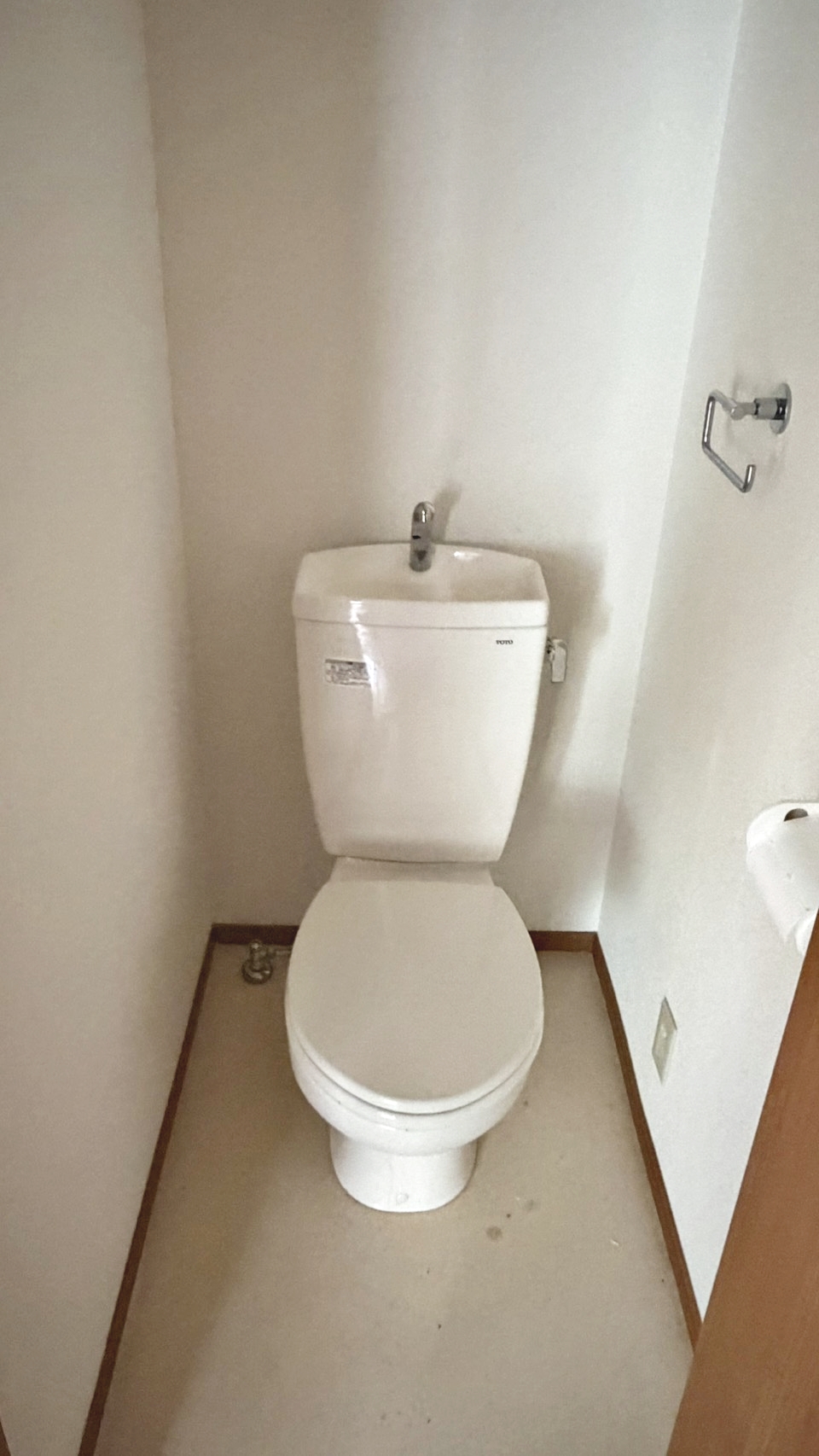 地下鉄谷町線 平野駅 徒歩2分 3階建 築39年のトイレ写真