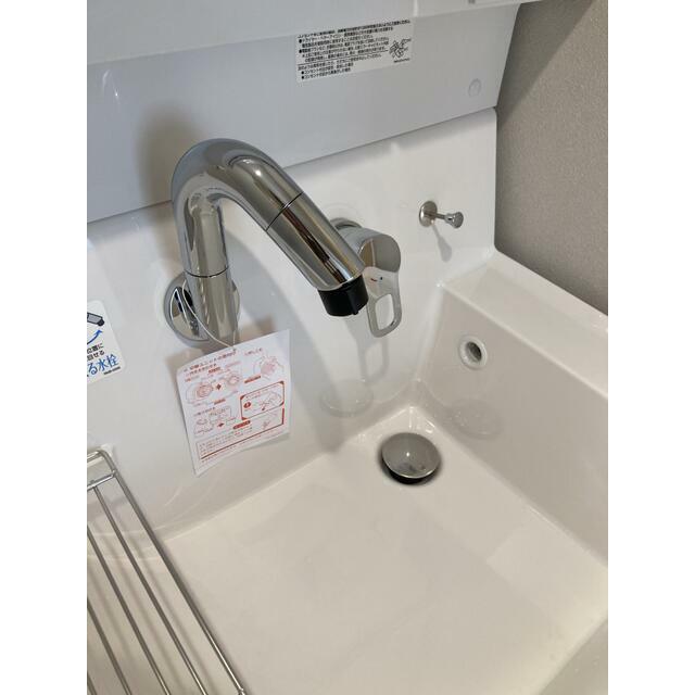 洗面設備　洗面化粧台は便利なシャワーヘッドタイプ　参考写真・現況優先