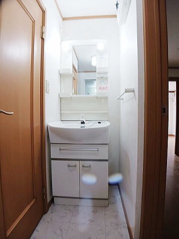 洗面設備　使いやすい洗面所です