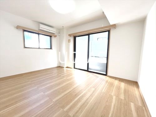 居室・リビング　角部屋で通風良好！開放感もありますね♪
