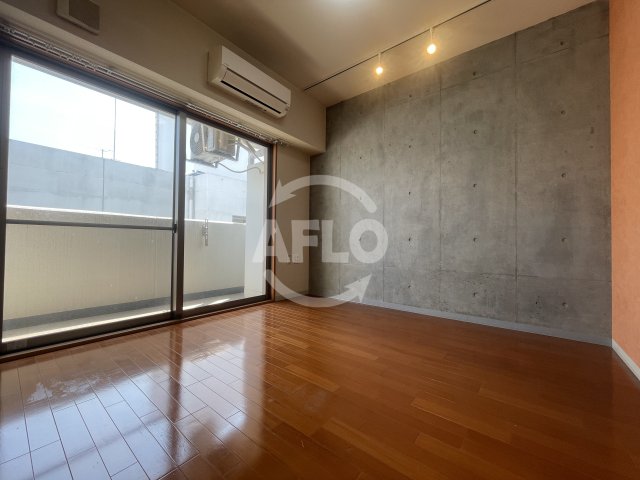 URBAN FLATS江坂の居間写真