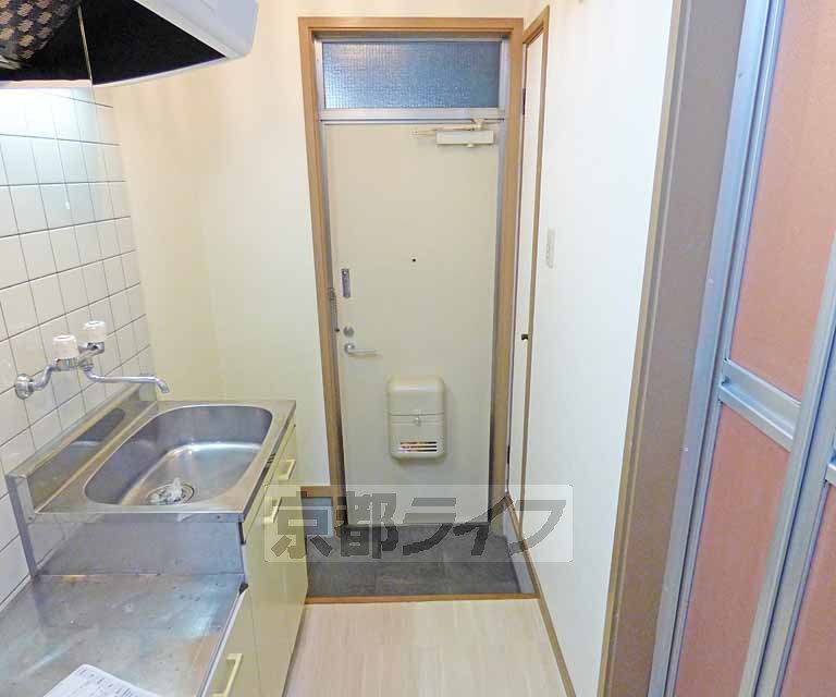 玄関　広々とした玄関です。