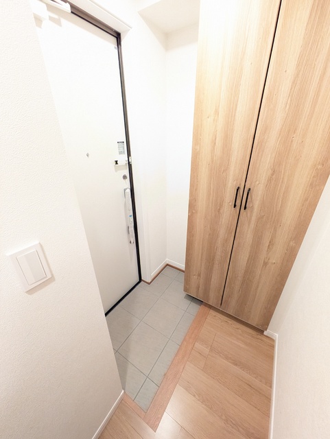 玄関　廊下側から見た玄関です♪