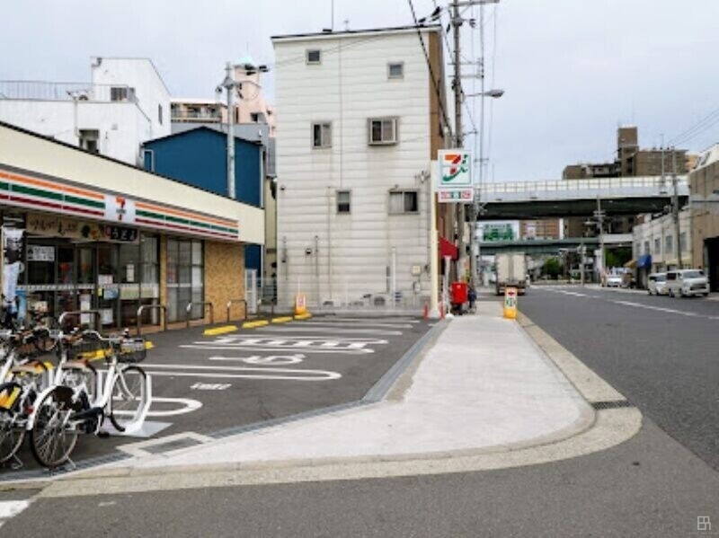 コンビニ　セブンイレブン大阪九条南3丁目店（コンビニ）まで163m