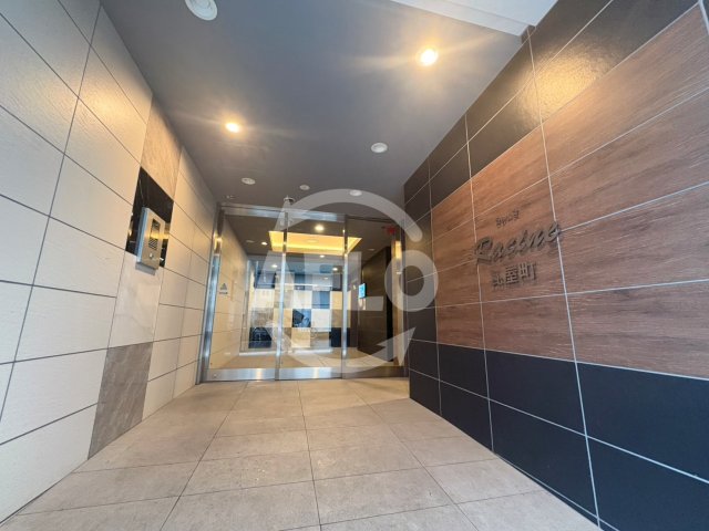 エントランス　ラシーヌ瓦屋町　エントランス