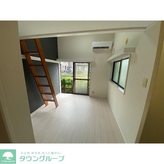ドミールSの居間写真