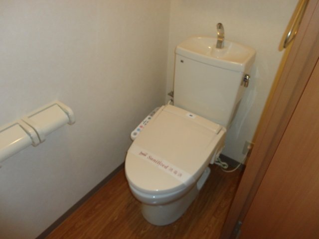 トイレ　シャワー付トイレ