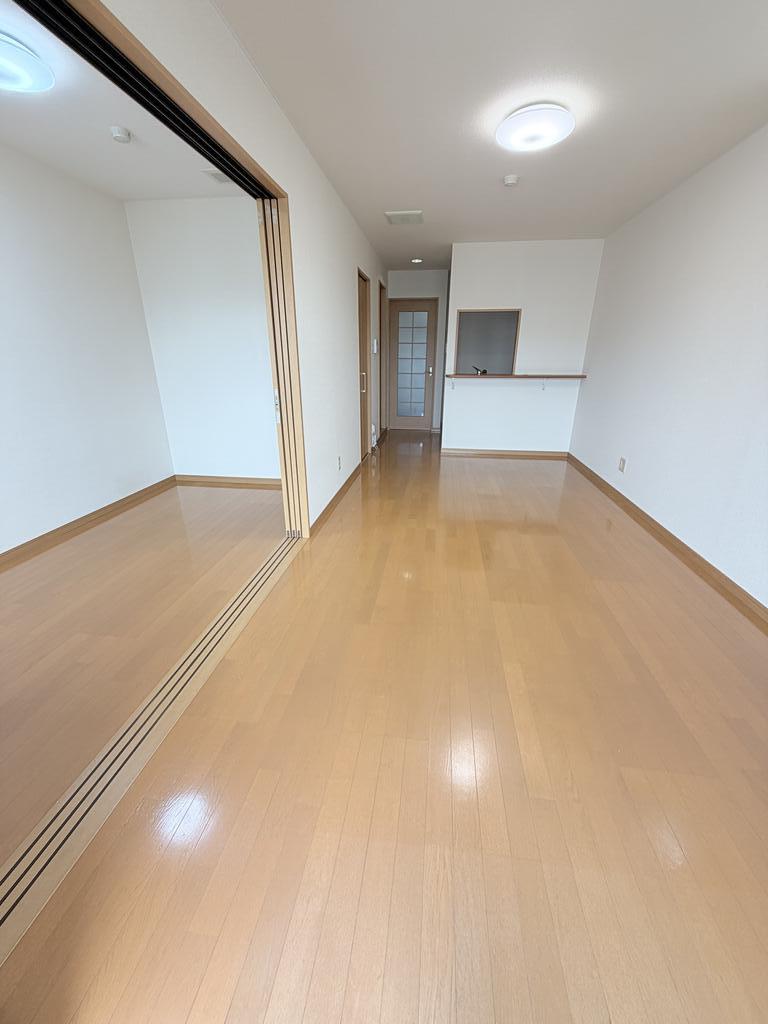 ＪＲ山陽本線 東福山駅 徒歩23分 3階建 築23年の居間写真