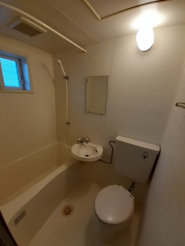 バス・シャワールーム　お風呂です