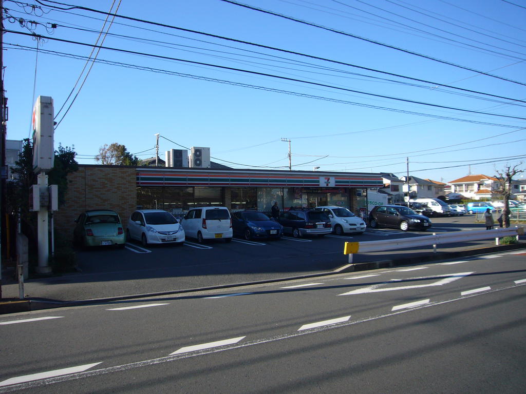 コンビニ　セブンイレブン藤沢鵠沼海岸5丁目店（コンビニ）まで249m