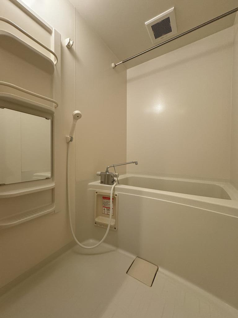 バス・シャワールーム　バスルーム