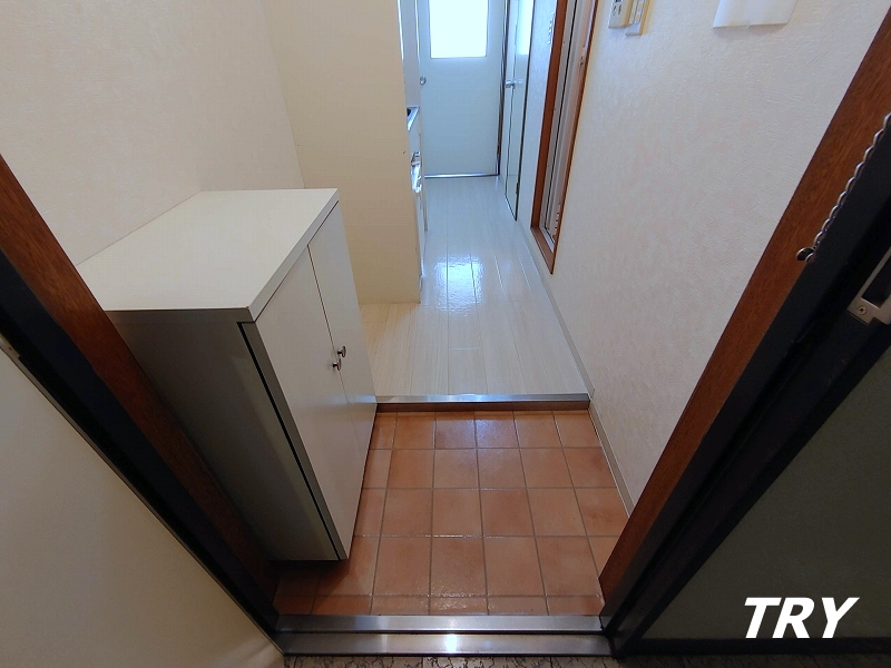 玄関　下駄箱付です。