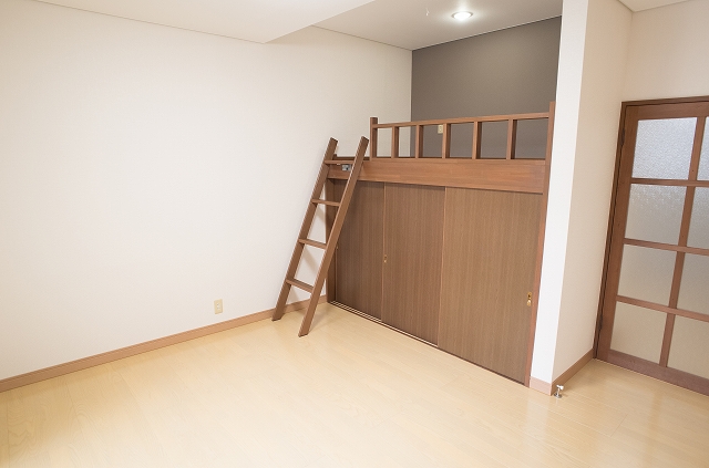 黒川郡大和町 2階建 築32年の居間写真