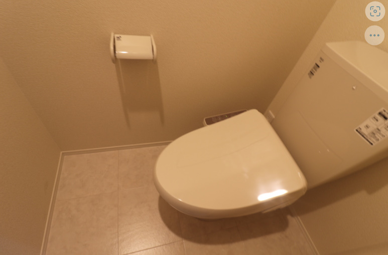 トイレ　温水暖房機能付き