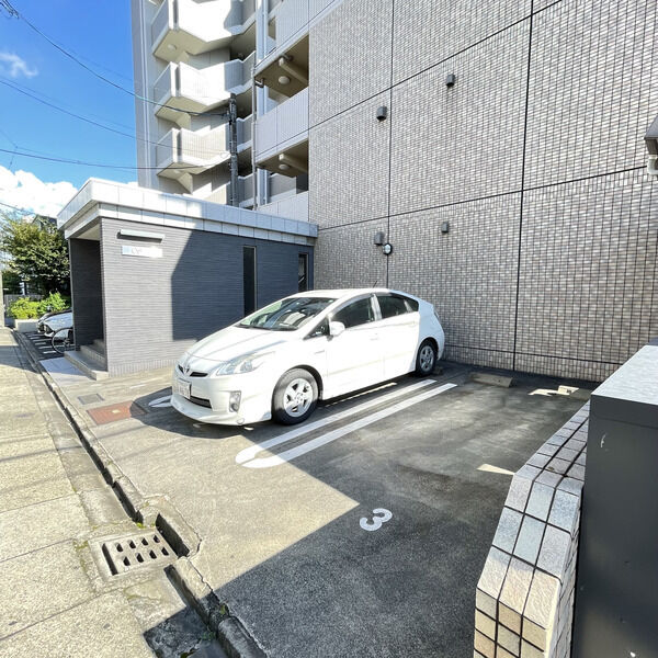地下鉄東山線 本陣駅 徒歩3分 4階建 築18年の内装写真