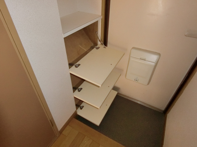 収納　シューズボックス