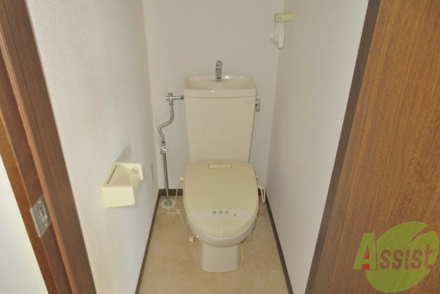トイレ　トイレは座面が暖かくなるタイプですね。
