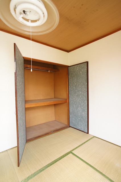 収納　奥行きのある収納完備！増えがちな荷物をスッキリ収納できます！