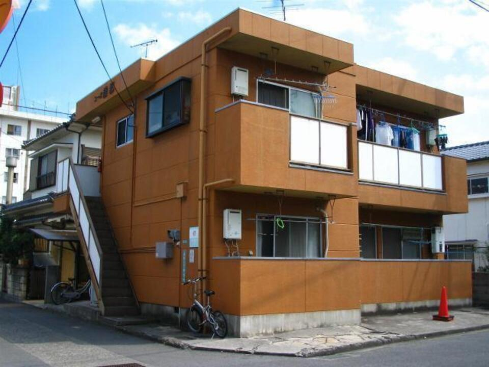 松山市雄郡のアパートの建物外観