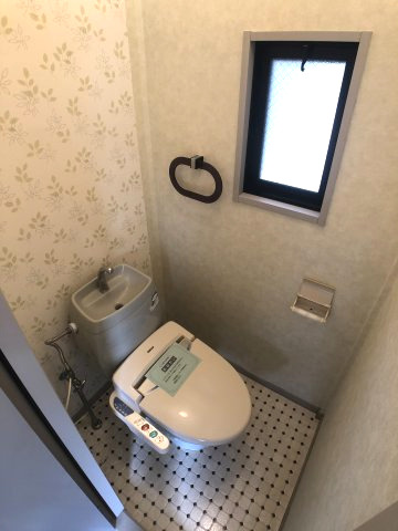 トイレ　※写真は同一物件1階につきイメージです