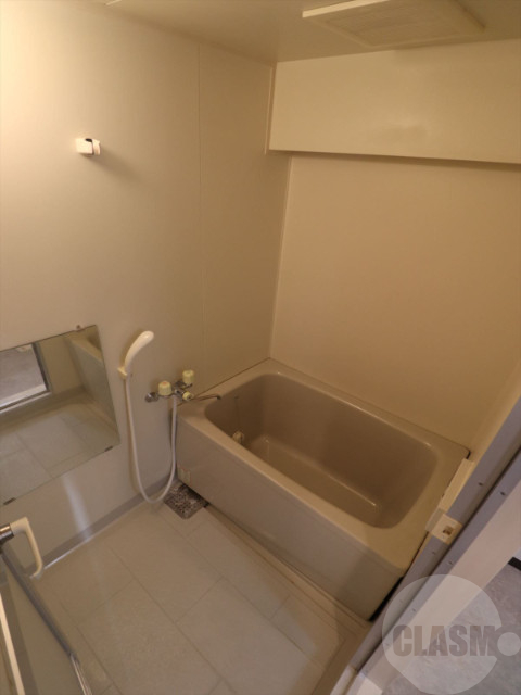 バス・シャワールーム　清潔感のあるバスルーム