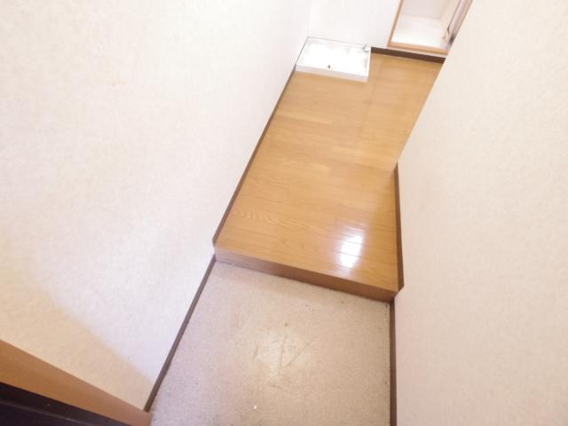 【大和高田市北本町のマンションの玄関】