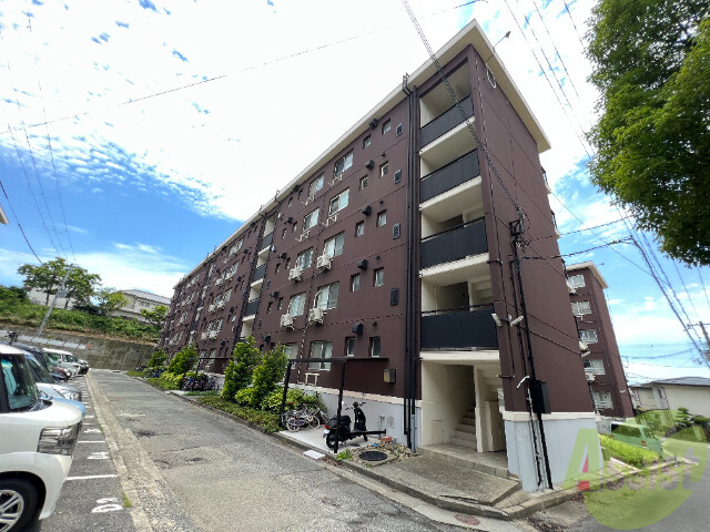 神戸市西区玉津町高津橋のマンションの建物外観