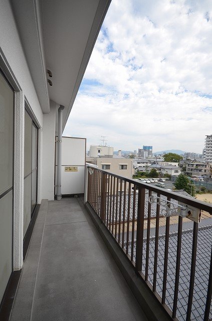 バルコニー　同物件、別号室
