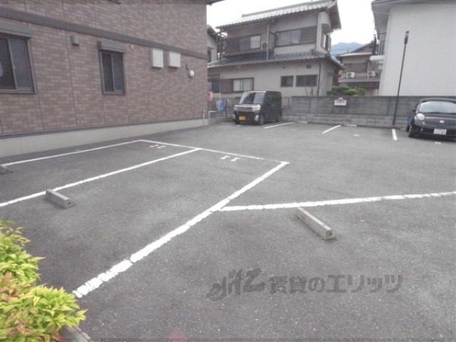 【レジデンス桜の駐車場】