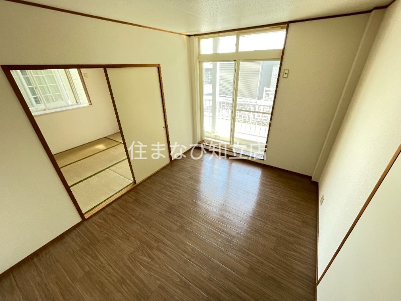 居室・リビング　同型別部屋写真