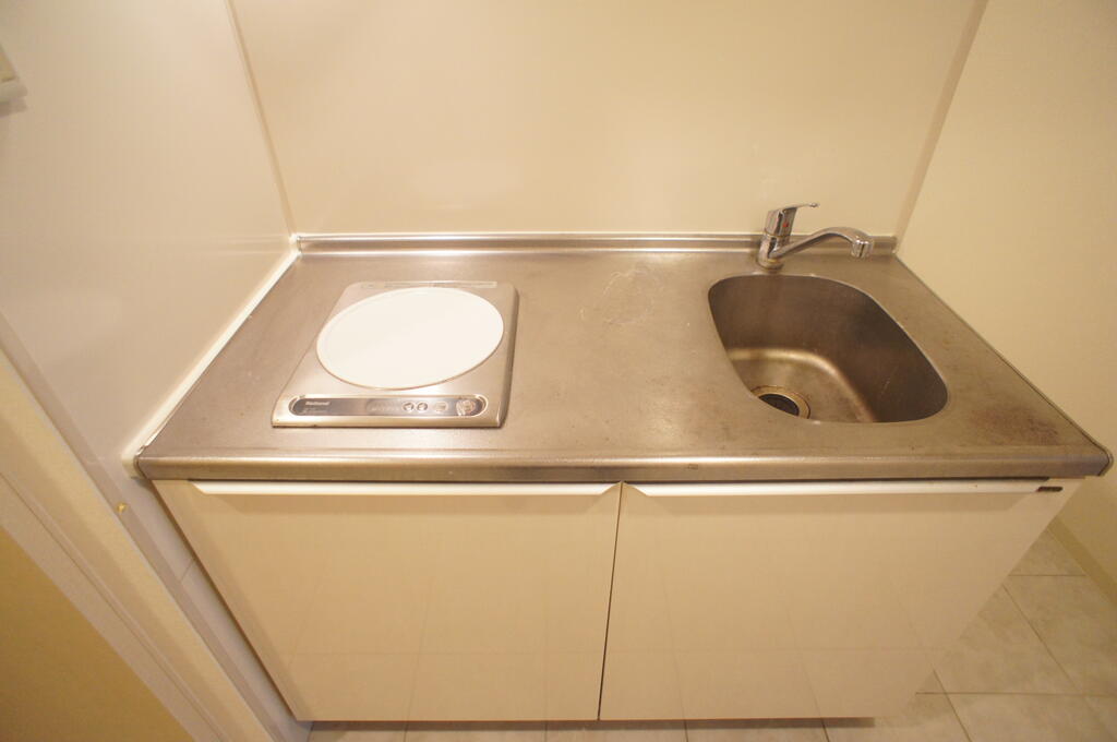 キッチン　※同じ間取り別部屋の写真です
