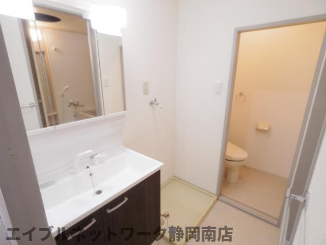 洗面設備　広い洗面スペース