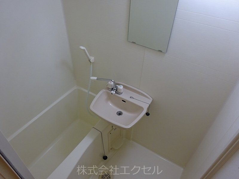 バス・シャワールーム　同等タイプのイメージ写真です。