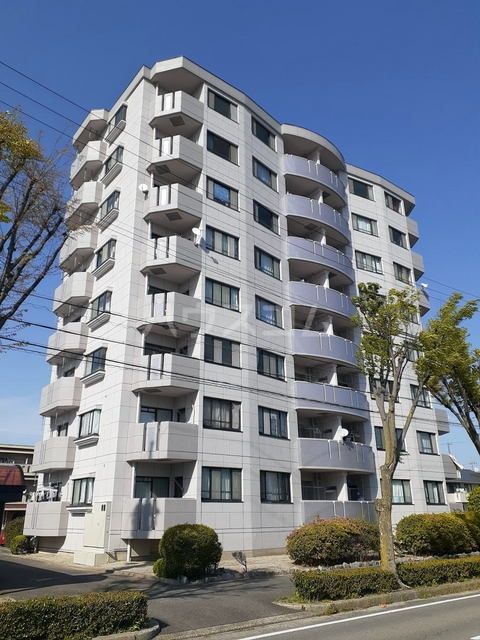 岡崎市柱曙のマンションの建物外観